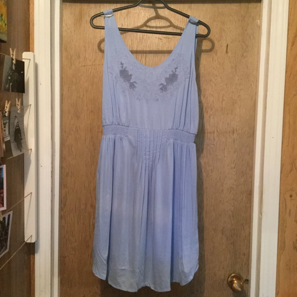 NWT curved hem embroidered detail dress